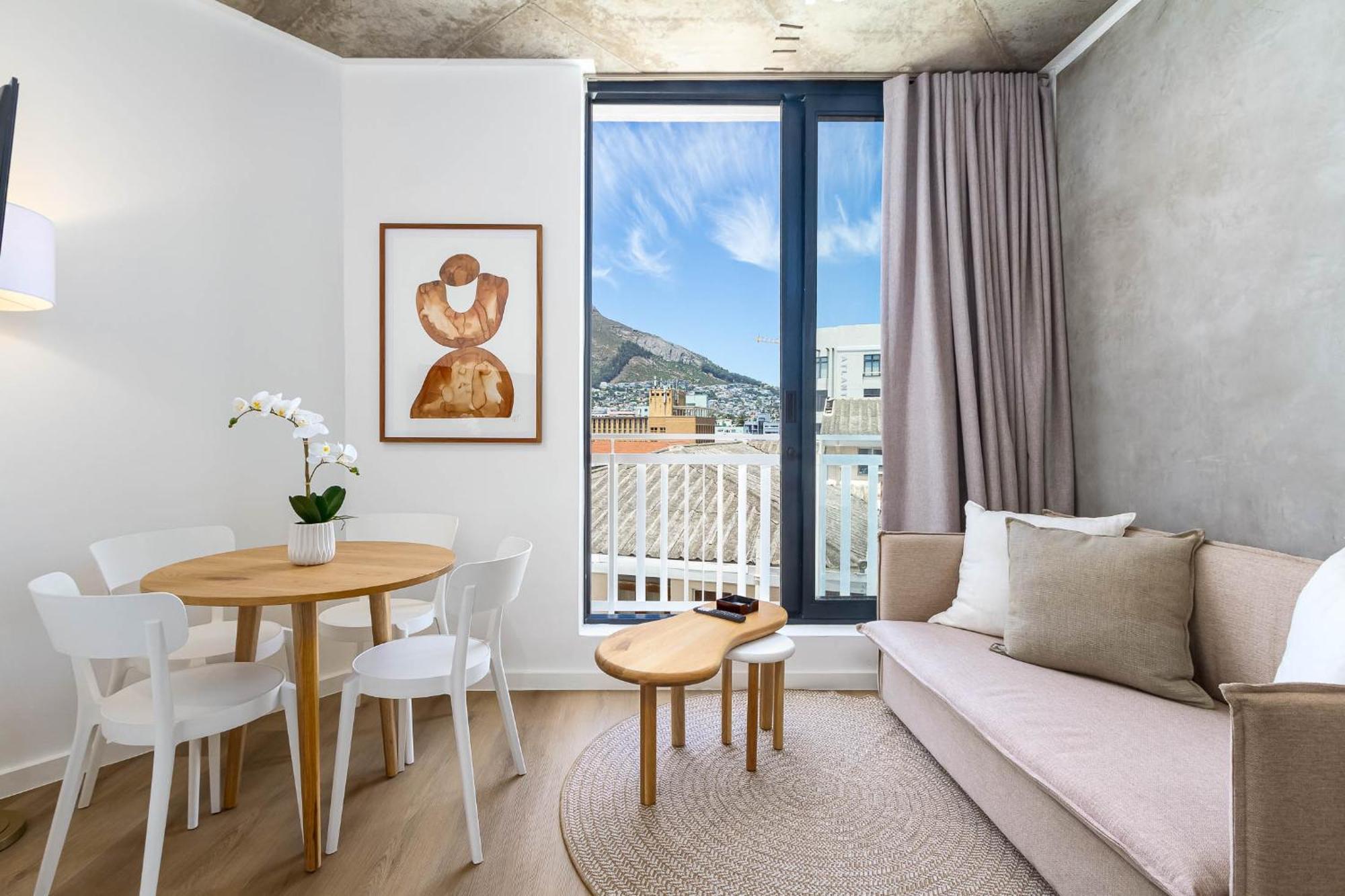 Live With Passion - 1 Bedroom With Stunning Views Apartment